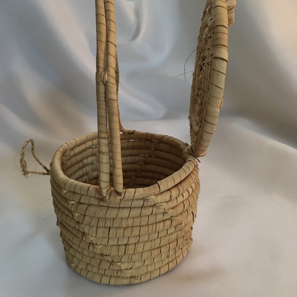Vintage Wicker Basket with Attached Lid - Picture 2 of 10